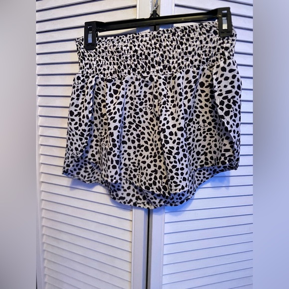 Shorts - Picture 3 of 3